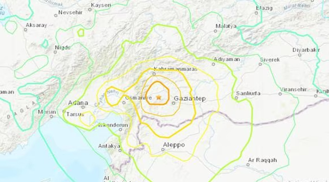 Un sismo de magnitud 7,8 sacude a Turquía la noche de este 5-F