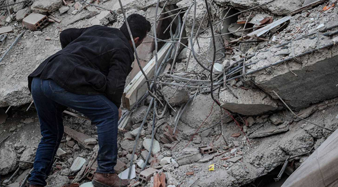 Al menos seis personas mueren durante los dos nuevos terremotos en Turquía