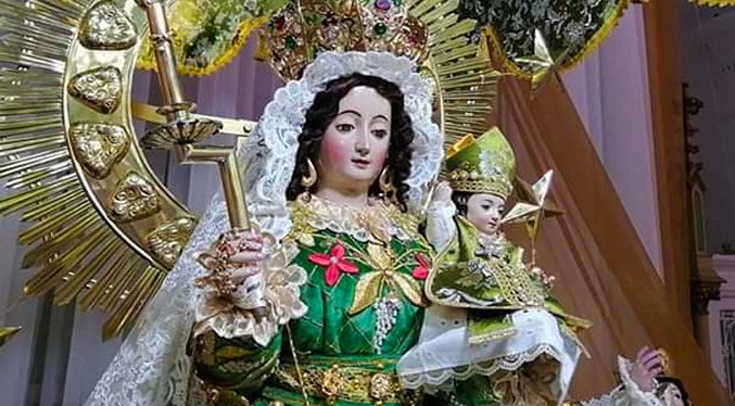 Católicos celebran la fiesta de la luz de la virgen de La Candelaria
