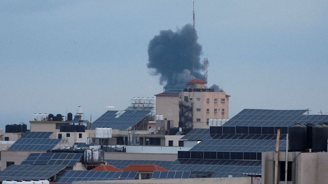 Israel bombardea la Franja de Gaza tras recibir seis cohetes desde el enclave