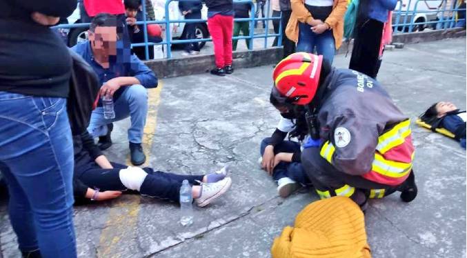 Una estampida en un colegio en Ecuador deja al menos 28 estudiantes heridos