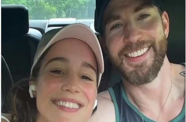 Chris Evans publica las primeras fotos con su novia Alba Baptist