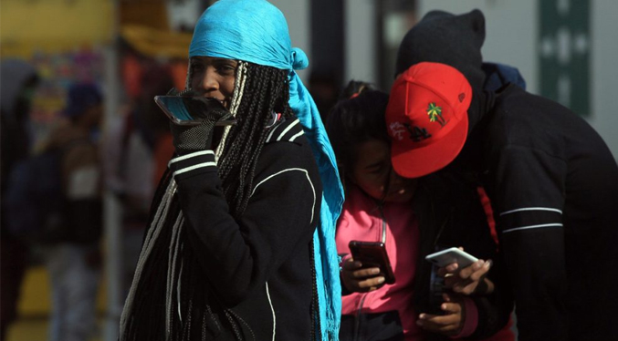 Dispositivos móviles cambiaron la forma  de los migrantes para intentar llegar a EEUU