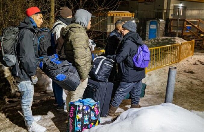 Venezolanos migrantes dejan Nueva York a diario por un paso «ilegal» a Canadá