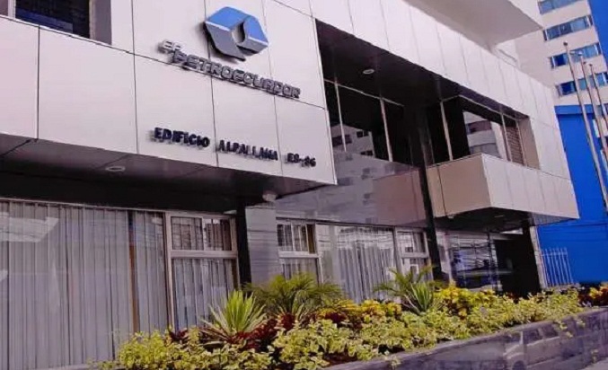 Allanan oficinas de Petroecuador y de Gobierno por presunta red de corrupción