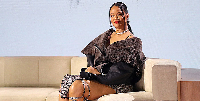 Rihanna en la nueva campaña de zapatos de Fenty y Puma
