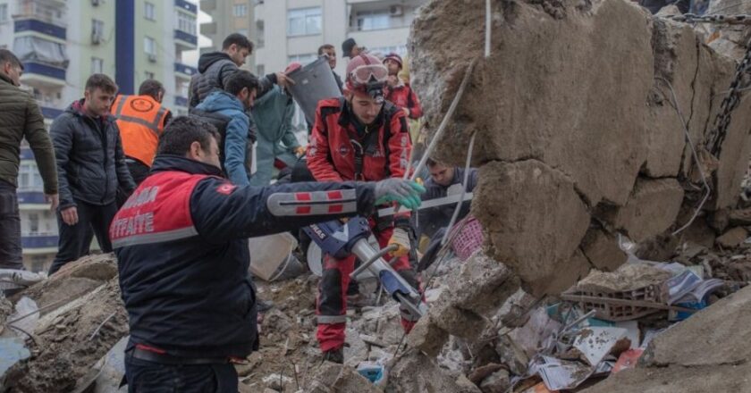 Ya suman más de seis mil víctimas mortales por los terremotos en Turquía y Siria