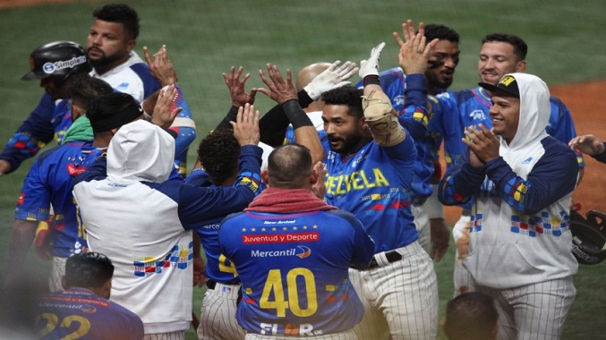 Venezuela rugió ante Colombia y avanza a la final de la Serie del Caribe