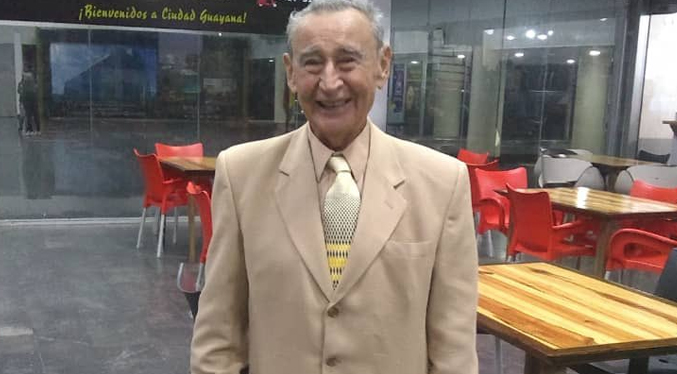 Abuelo de 90 años enciende las redes al usar el mejor traje para visitar a su nieta en Chile