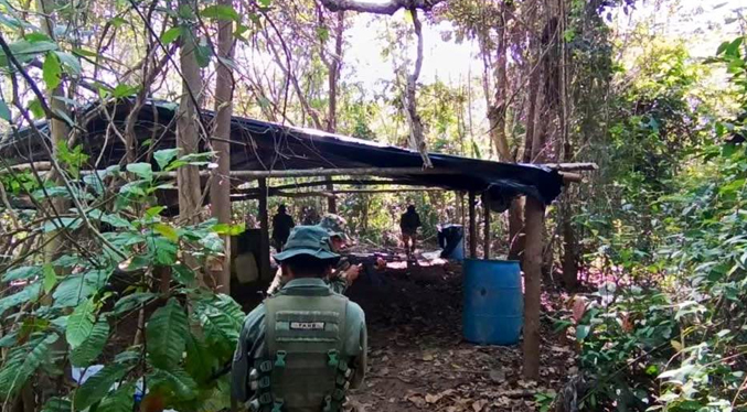 FANB desmantela tres estructuras usadas para la minería ilegal en Amazonas