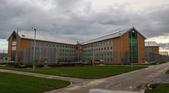Custodias convierten en un hotel una cárcel de Gran Bretaña para mantener relaciones con reclusos