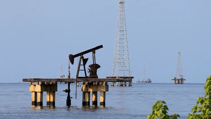 Bloomberg: Chevron pide a PDVSA limpiar el Lago de Maracaibo  para duplicar la exportación de crudo