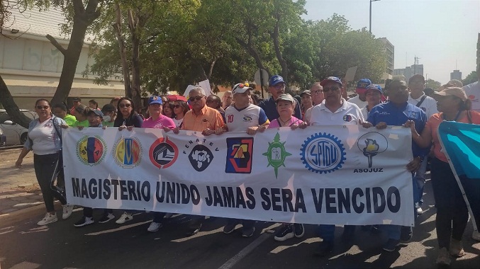 Maestros de Zulia marchan nuevamente con miras de llevar la protesta a Caracas