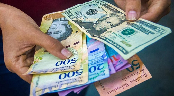 El bolívar se devaluó un 28 % frente al dólar en lo que va 2023
