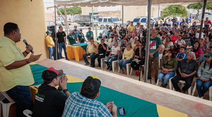 Alcaldía entrega 179 nomenclaturas a vecinos del complejo habitacional Ciudad de Maracaibo