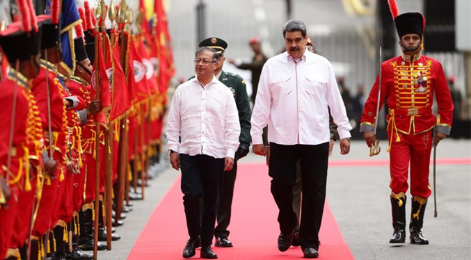Gustavo Petro suspende su visita a Venezuela este lunes