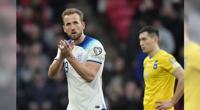 Kane extiende récord anotador en victoria de Inglaterra a Ucrania