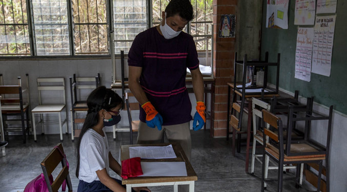 Reportan hasta un 50 % de inasistencias en escuelas de Venezuela