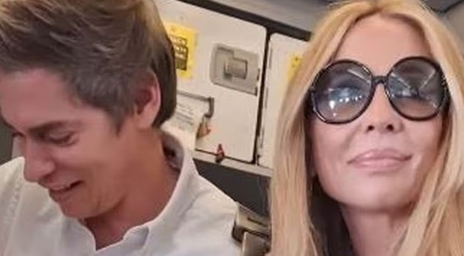 Carlos Baute junto a Marta Sánchez tranquilizan con cantos a pasajeros durante un vuelo (Video)