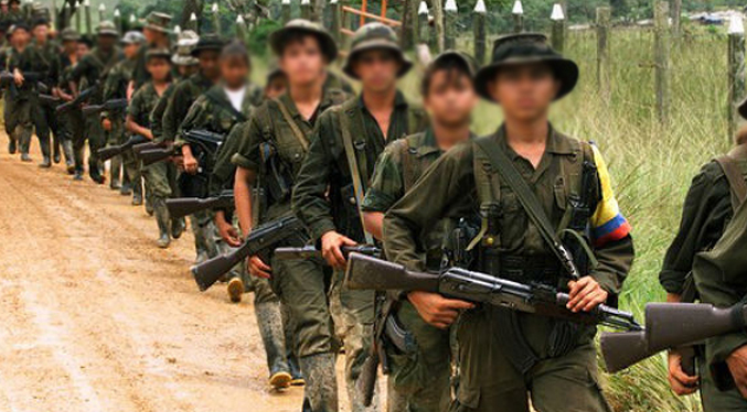 Disidencias de las FARC convierten un municipio colombiano en centro de entrenamiento de niños reclutados