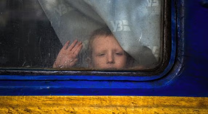 Ucrania denuncia que niños son secuestrados y trasladados a Rusia