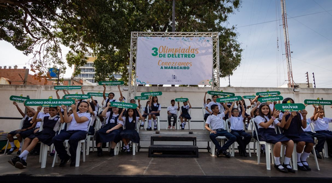 Niños de 36 escuelas encienden antorcha de las 3eras Olimpíadas de Deletreo: Conozcamos a Maracaibo