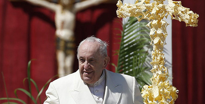 Papa no oficiará varias misas de Semana Santa por su salud