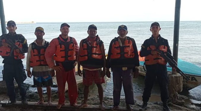 Cpez rescata a cuatro pescadores sometidos por «Piratas del Lago»