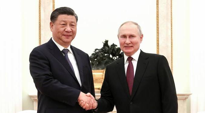 Xi invita a Putin a visitar China: “Somos grandes potencias vecinas”