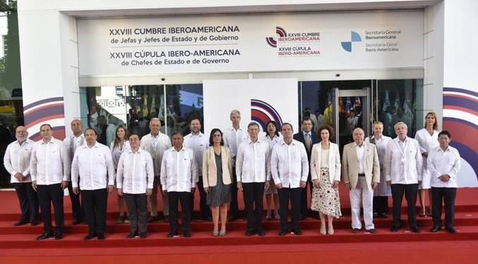 Cancilleres de Iberoamérica mantienen reunión privada antes del inicio de la cumbre de Jefes de Estado