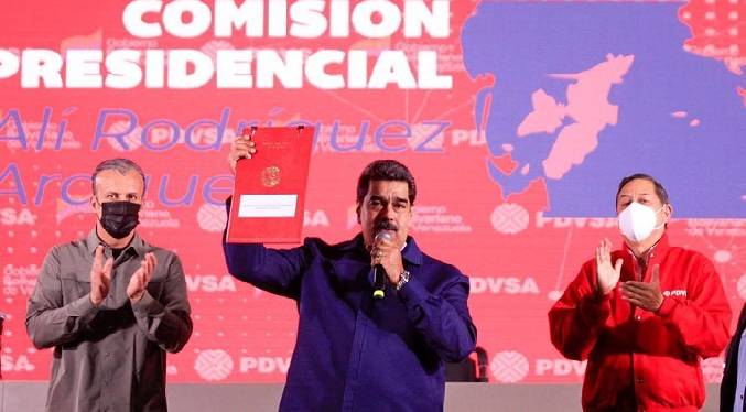Maduro finiquita labor de la comisión presidencial Alí Rodríguez Araque