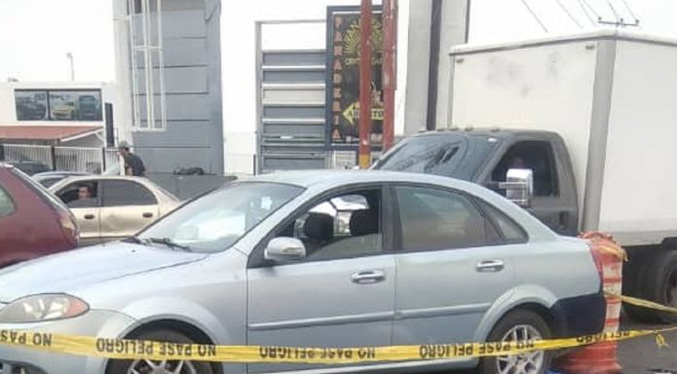 Hombre muere en cola para surtir gasolina en Valencia