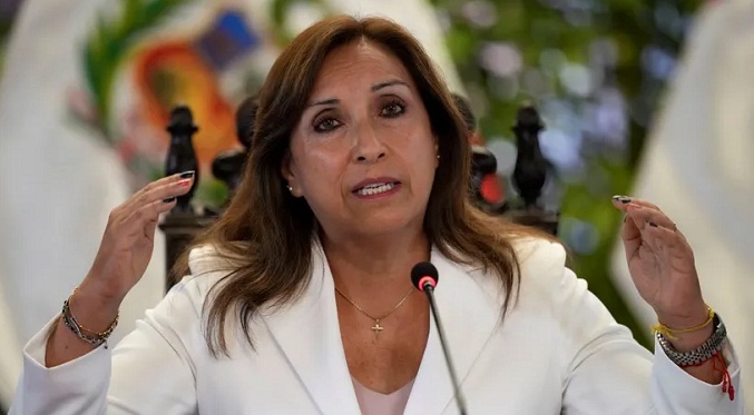 Boluarte declara ante la fiscalía por muertes en protestas en Perú