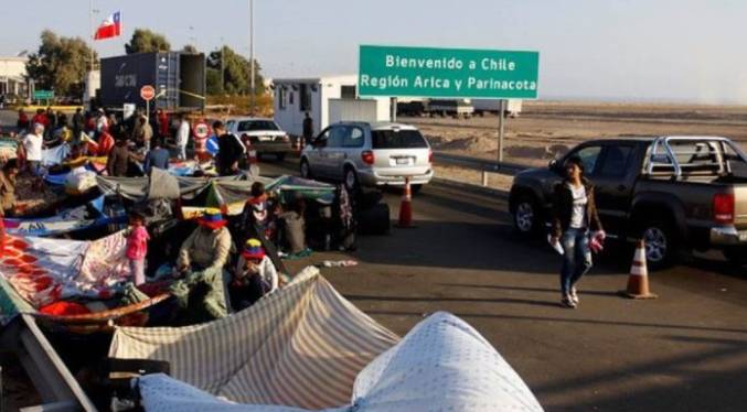 Cientos de venezolanos sufren hambre y frío tras quedar varados en frontera de Perú y Chile