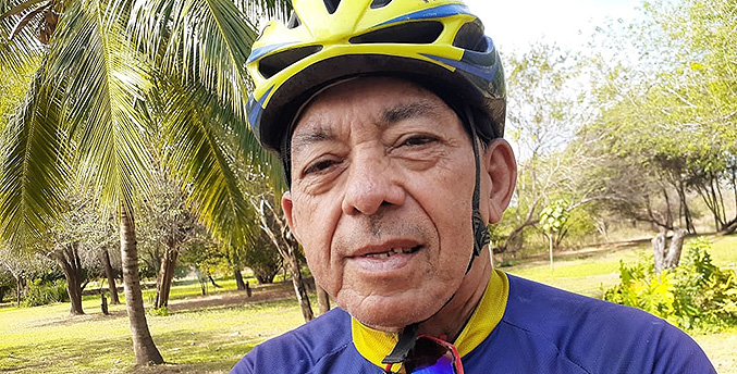 Jorge Montilla, 60 años rodando en bicicleta por Maracaibo
