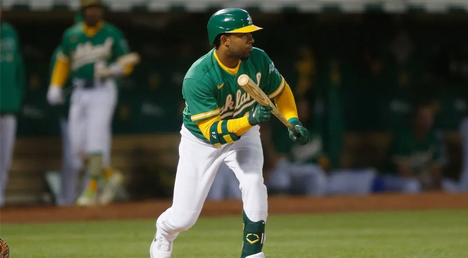 El venezolano Elvis Andrus llega a los dos mil imparables en su carrera profesional