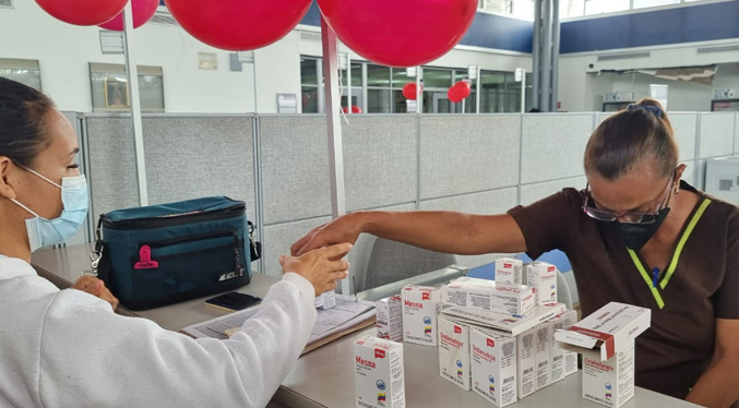 Entregan medicamentos de alto costo en Zulia