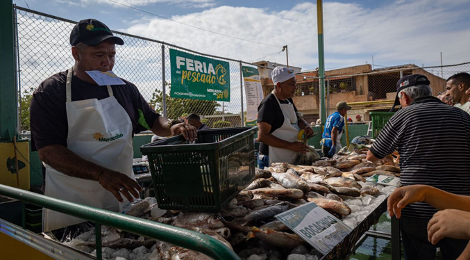 La Feria del Pescado llega a la parroquia Raúl Leoni