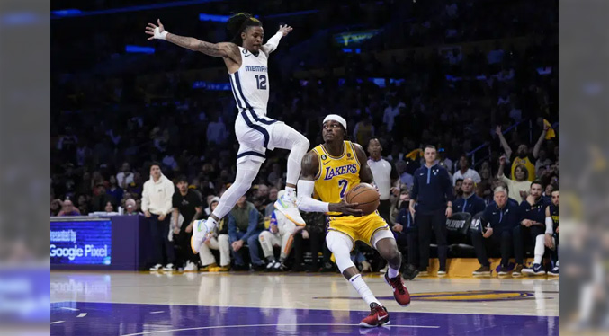 LeBron lidera a Lakers sobre Grizzlies, encabeza la serie 3-1