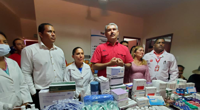 Luis Caldera entrega rehabilitado consultorio médico que funcionará las 24 horas