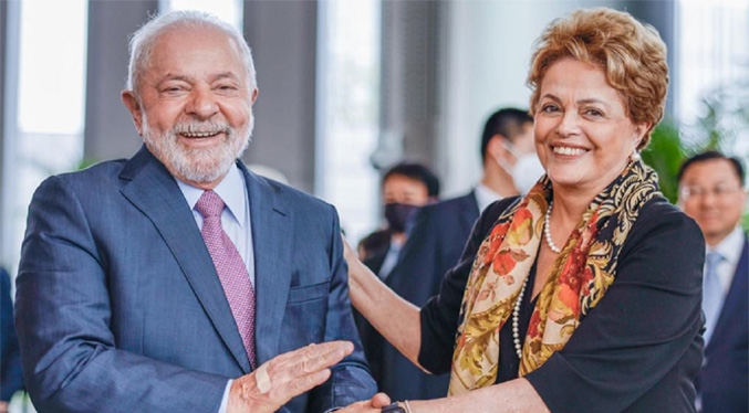 Dilma Rousseff toma posesión como presidenta del banco de BRICS