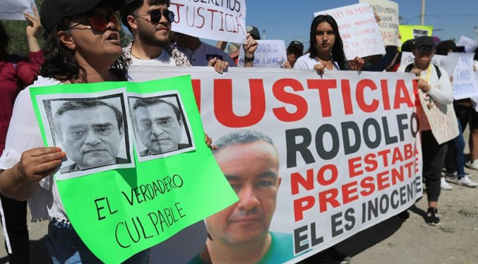 Familiares de uno de los agentes migratorios en México marcharon para exigir su liberación