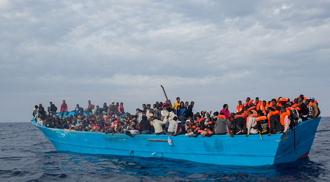Rescatan más de 90 migrantes en el Mediterráneo