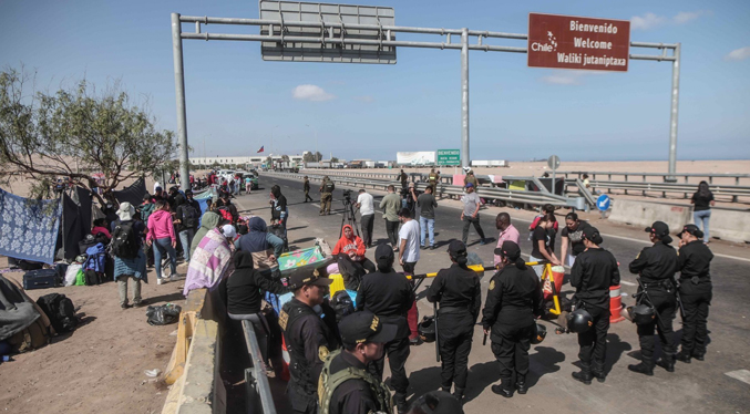 Perú revisa situación de migrantes que intentan ingresar a su territorio por frontera chilena