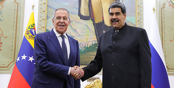 Maduro recibe a Lavrov en Miraflores para fortalecer cooperación bilateral