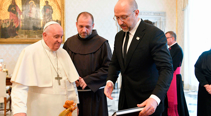 Ministro ucraniano pide ayuda al Papa durante reunión para los niños secuestrados por Rusia