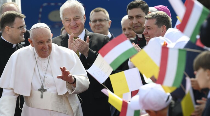 El Papa llega a Hungría