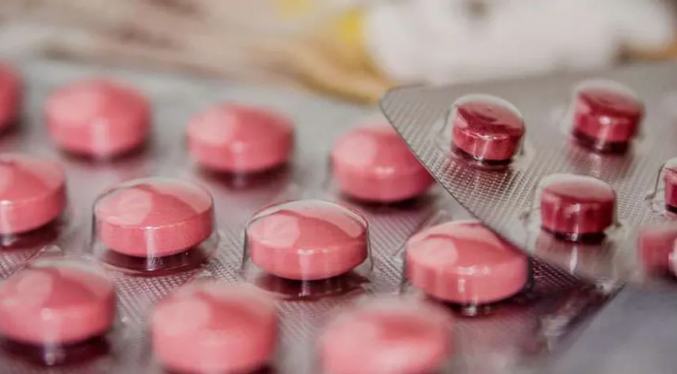 Juez federal suspende el uso de pastillas abortiva en EEUU