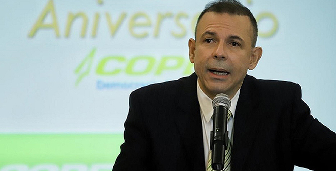 Roberto Enríquez afirma que no participará en debate por viaje al exterior
