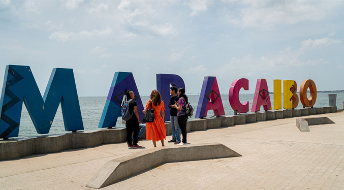 Equipo de artistas de la FEDA renovarán las letras de Maracaibo en la Vereda del Lago